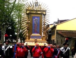 Madonna di Pietraquaria processione con quadro originale