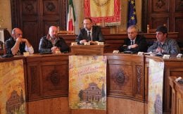 Presentazione Pasqua del centenario fiori avezzano piazza risorgimento