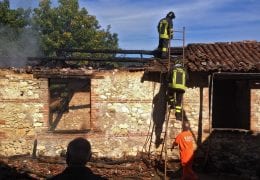 incendio stalla poggetello di Tagliacozzo vigili del fuoco (1)