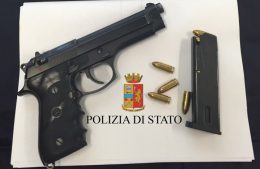 pistola polizia arma