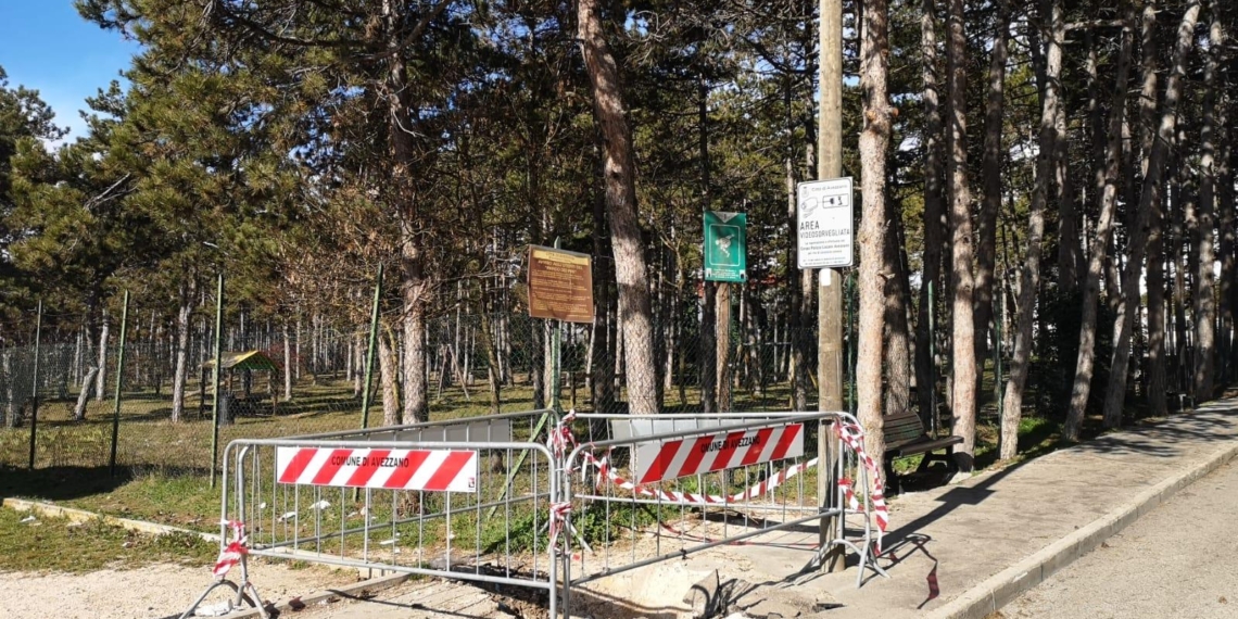 La Fontana Della Pineta Di Avezzano Si Rif Il Look Tecnici E Operai A