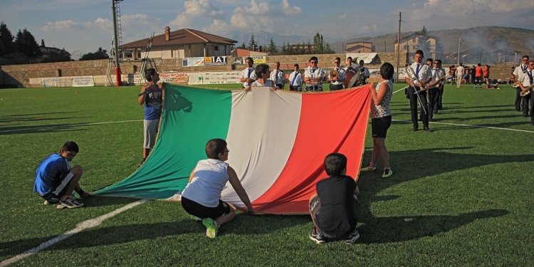 Un momento dell'inaugurazione campo di calcio Capistrello  avvenuta nel 2012