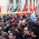 Manifestanti a Roma contro la chiusura della Micron 2