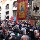 Manifestanti a Roma contro la chiusura della Micron 4