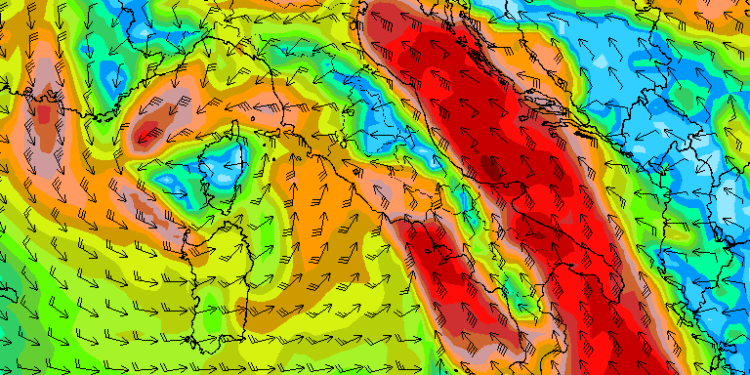 Nel modello previsto per Domenica 28 Febbraio, alle ore 19:00, si evidenziano i venti forti da scirocco su tutta l'area Marsicana.
Situazione molto critica in Adriatico.