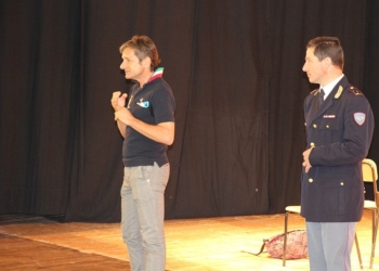 Lezione contro il bullismo al Teatro Talia