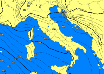Modello americano GFS mostra la pressione sull'Italia con l'alta pressione sui Balcani ed un corridoio di correnti fresche da sud-est su di noi