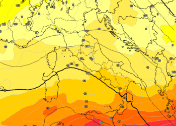 Nella figura la situazione ad 850 hpa prevista per Domenica 14 Maggio, da GFS. Clima mite e tempo abbastanza buono.