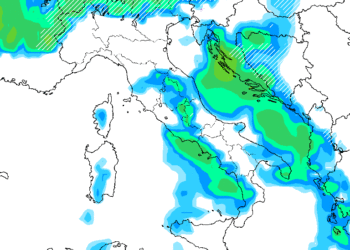 In figura il modello proposto da GFS per la mattina alle ore 04:00 di Domenica 21 Gennaio. Precipitazioni con la possibilità di nevicate fino sul Fucino, ma in rapido movimento verso levante nel corso della mattinata. Temperature in calo.