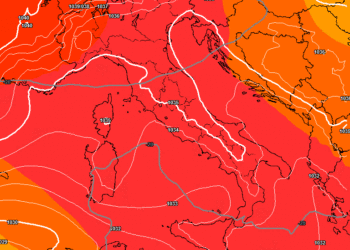 La situazione proposta da GFS per la mattina di Domenica, vede tutta l'Italia e quindi la Marsica sotto una buona struttura anticiclonica con valori abbastanza elevati 1035 mb.