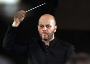 PALERMO 16.06 2012 - CONCERTO BICENTENARIO COSTITUZIONE SICILIANA CORTILE MAQUEDA PALAZZO DEI NORMANNI CON IL DIRETTORE D'ORCHESTRA FRANCESCO DI MAURO.
© FRANCO LANNINO/STUDIO CAMERA