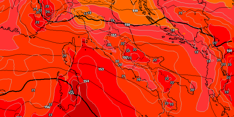 La situazione ad 850 hpa prevista per Domenica 7. Giornata stabile e molto calda anche sul territorio marsicano.
