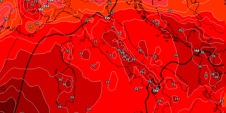 La situazione secondo GFS per le ore 17:00 di Domenica 11. Molto caldo con valori ad 850hpa sui 26°c addirittura e cielo poco nuvoloso.