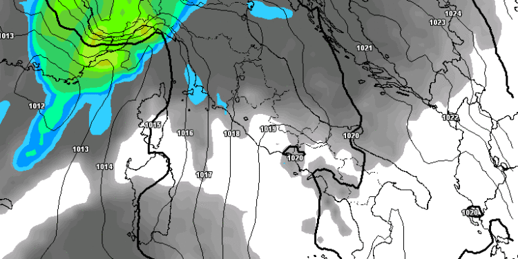 Eccola possibile situazione sull' Italia nel giorno di Domenica 1 Dicembre. Nuvolosità alta e stratificata in un contesto mite sulla Marsica e nulla più. Giornata pertanto buona o discreta.