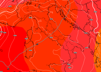 A 500 hpa la situazione appare questa nelle ore centrali di Domenica. Geopotenziali in aumento, pertanto sarà una bella giornata su tutta l'area marsicana.