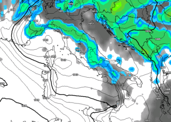 La possibile situazione nel corso del pomeriggio di Lunedì 15, che vede la possibilità di precipitazioni a carattere moderato.