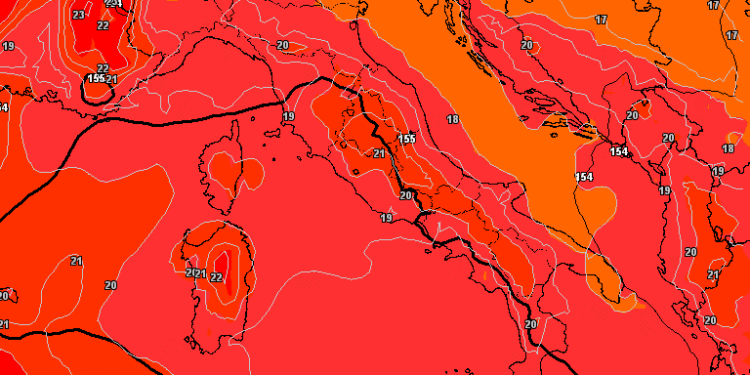La situazione ad 850 hpa prevista per la giornata di Martedì 11. Temperature in aumento con valori sui 21°c sul territorio marsicano.