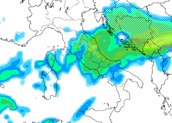 La situzione delle precipitazioni per Domenica sera secondo il modello americano gfs. Ancora piogge, anche se le temperature, aumentate nel mattino, torneranno a scendere di qualche grado verso la sera.