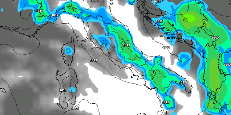 La possibile situazione secondo GFS per le ore 17:00 di Lunedì 2 Maggio. Piogge e rovesci su tutta l'area marsicana. Non freddo.