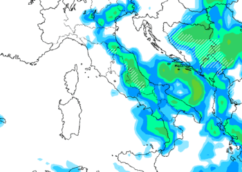 La situazione dei fenomeni prevista da GFS alle ore 13:00 di Mercoledì 15 marzo. Rovesci e possibilità di nevicate oltre i 1200 m