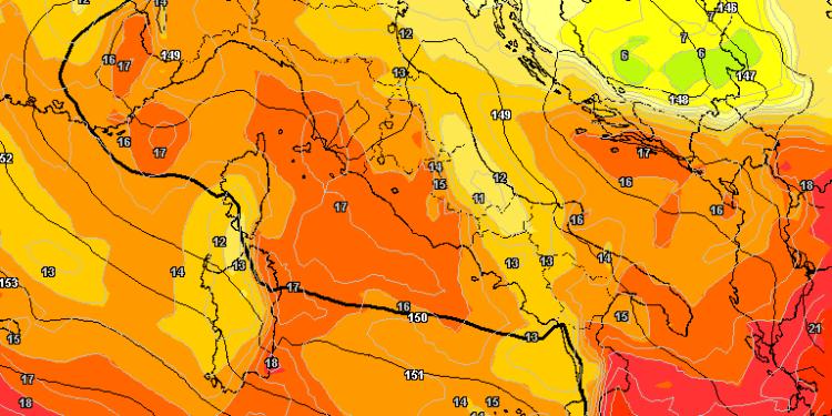 La possibile situazione ad 850 hpa prevista da GFS nella serata di Mercoledì 26 luglio. Sarà possibile un calo anche sensibile della colonnina di mercurio, in un contesto tra variabile e nuvoloso, con dei locali rovesci