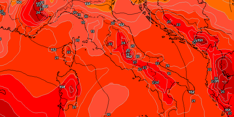 La situazione ad 850 hpa prevista da GFS per le ore 14:00 di Mercoledì 7. Qualche disturbo pomeridiano sulla Marsica, ma tuttavia sempre in un contesto caldo.