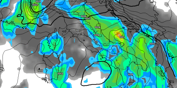 La situazione delle precipitazioni per Martedì sera, vista da GFS. Possibilità di fenomeni anche moderati sulla Marsica.