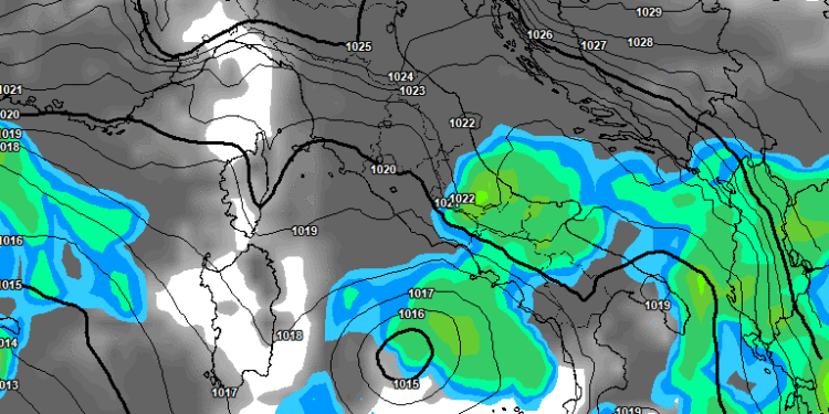 La possibile situazione per la mattinata di Mercoledì 13. Non saranno da escludere dei rovesci anche sulla Marsica con qualche nevicata attorno ai 1800 m circa