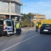 Una studentessa delle scuole superiori è finita in condizioni gravissime all'ospedale di Pescara per le lesioni riportate dopo essere stata investita da un'automobile, 3 dicembre 2024. L'incidente è avvenuto a Pescara, in via Falcone e Borsellino.
La ragazzina era appena uscita da scuola e stava attraversando la strada, quando è stata travolta da un'auto.
ANSA/ELEONORA SASSO