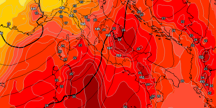 La situazione ad 850 hpa prevista da GFS per le ore 14:00 di Giovedì 28. Cielo tra poco nuvoloso e velato e temperature massime che potranno toccare attorno ai +34°c in località come Avezzano