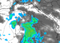 La situazione della nuvolosità, correnti e dei fenomeni previsti da GFS alle ore 02:00 di Mercoledì 15 Ottobre. Saranno possibili dei rovesci moderati su tutta l'area marsicana
