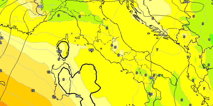 Ad 850 hpa la situazione appare questa per le ore 13:00 d Mercoledì 12. Sulla Marsica il cielo si presenterà poco nuvoloso e con la possibilità di nebbie sul Fucino al mattino