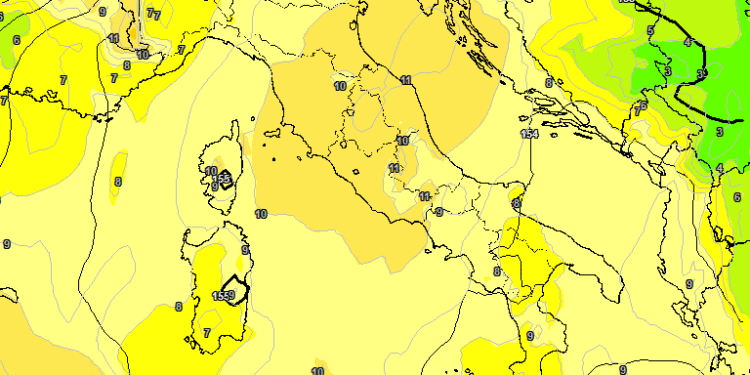 La situazione ad 850 hpa vista da GFS alle ore 13:00 di Mercoledì 5 novembre. Sulla Marsica  temperature gradevoli, oltre le medie del periodo e cielo poco nuvoloso