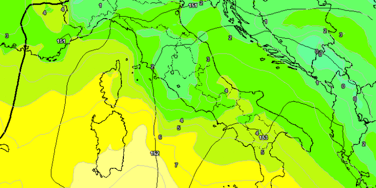 La situazione ad 850 hpa vista da GFS per le ore 13:00 di Mercoledì 14 Gennaio. Sulla Marsica condizioni di tempo discrete con il cielo che presenterà solo delle stratificazioni di passaggio e qualche locale addensamento sparso
