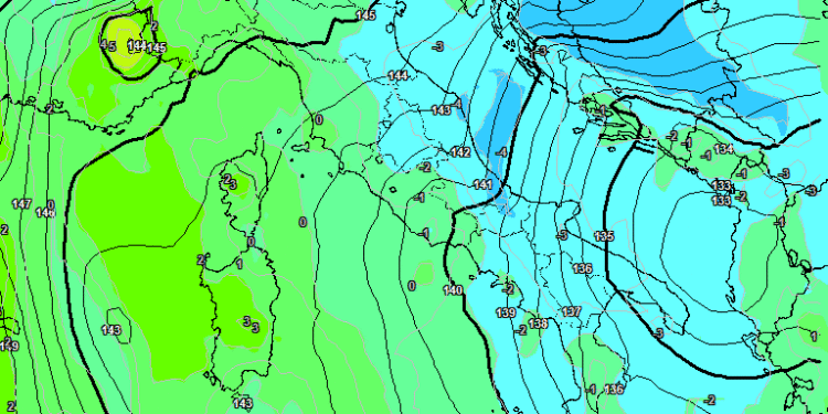 La situazione vista ore da GFS che mostra nella giornata di Mercoledì una nuova irruzione di aria fredda da nord est, la quale potrà dare luogo a tempo instabile anche sulla Marsica, specie orientale, con delle nevicate fin sul Fucino
