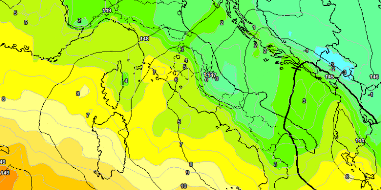 Nel corso della notte tra Mercoledì 22 e Giovedì 23, avremo un calo sensibile delle temperature (0°c ad 850 hpa)