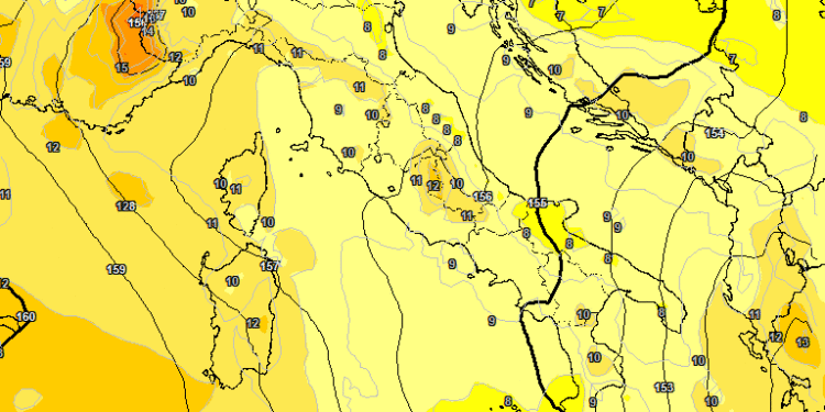 In figura la situazione riferita ad 850 hpa alle ore 14:00 di Mercoledì 20 Maggio. Temperature in aumento e tempo in miglioramento