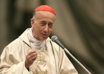 CIITTA' DEL VATICANO 14-12-2006
CELEBRAZIONE EUCARISTICA PRESIEDUTA DAL CARDINALE CAMILLO RUINI PER GLI UNIVERSITÀRI DEGLI ATENEI ROMANI E INCONTRO CON IL SANTO PADRE PAPA BENEDETTO XVI