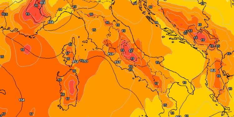 La situazione ad 850 hpa prevista per le ore 14:00 di Mercoledì 16 Settembre. Sul comparto marsicano, bel tempo con soltanto qualche locale addensamento e temperature in aumento di almeno un paio di gradi